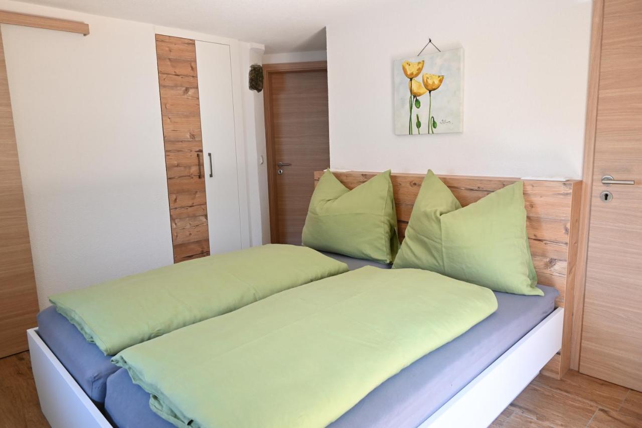 Apartamento Biohof Auinger, Der Tiererlebnishof Aurach am Hongar Exterior foto