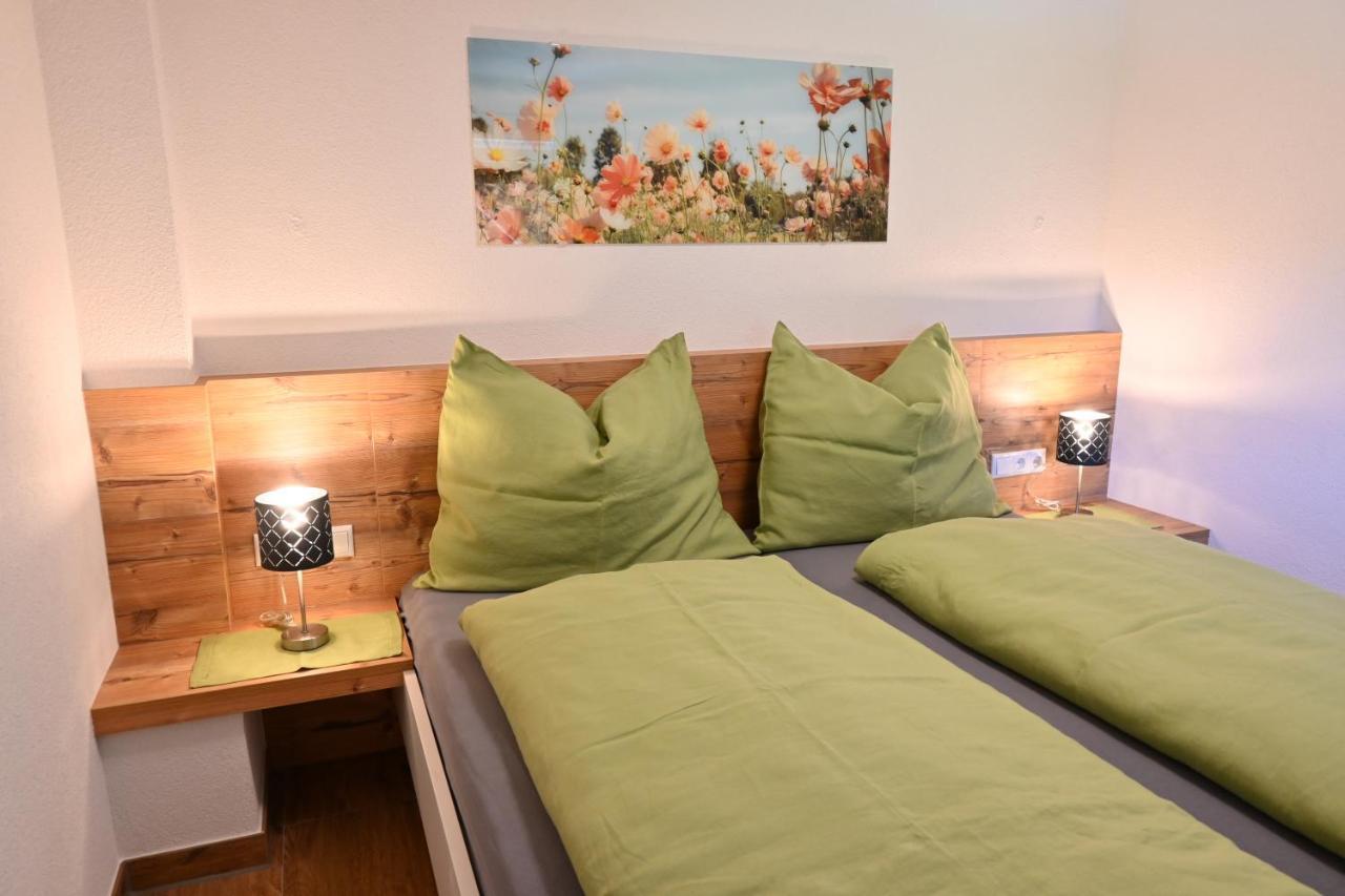 Apartamento Biohof Auinger, Der Tiererlebnishof Aurach am Hongar Exterior foto