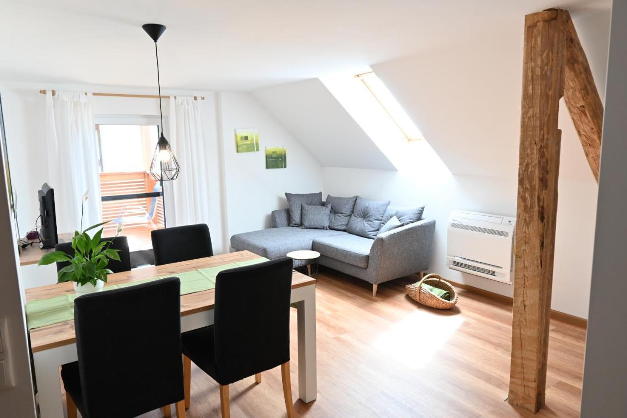 Apartamento Biohof Auinger, Der Tiererlebnishof Aurach am Hongar Exterior foto